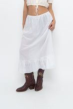 Load image into Gallery viewer, Vintage x Made in Canada x White Cotton Semi-sheer Maxi Skirt (XS, S)