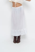 Load image into Gallery viewer, Vintage x Made in Canada x White Cotton Semi-sheer Maxi Skirt (XS, S)