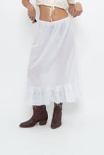 Load image into Gallery viewer, Vintage x Made in Canada x White Cotton Semi-sheer Maxi Skirt (XS, S)