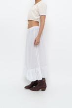 Load image into Gallery viewer, Vintage x Made in Canada x White Cotton Semi-sheer Maxi Skirt (XS, S)