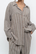 Load image into Gallery viewer, Vintage x Made in India x Brown Linen Striped Set (M, L)