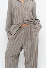 Load image into Gallery viewer, Vintage x Made in India x Brown Linen Striped Set (M, L)