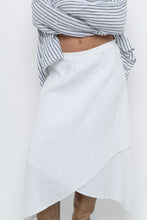 Load image into Gallery viewer, Vintage x Made in USA x White Linen Midi Skirt (S, M)