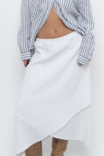 Load image into Gallery viewer, Vintage x Made in USA x White Linen Midi Skirt (S, M)
