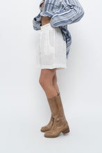 Load image into Gallery viewer, Vintage x Made in Italy x White Linen Short (XS-M)