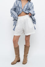 Load image into Gallery viewer, Vintage x Made in Italy x White Linen Short (XS-M)