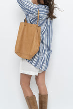 Load image into Gallery viewer, Vintage x Made in Turkey x Tan Leather Slouch Purse