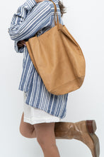 Load image into Gallery viewer, Vintage x Made in Turkey x Tan Leather Slouch Purse