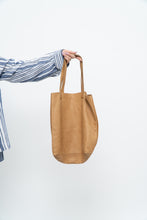 Load image into Gallery viewer, Vintage x Made in Turkey x Tan Leather Slouch Purse