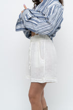 Load image into Gallery viewer, Vintage x Made in Italy x White Linen Short (XS-M)