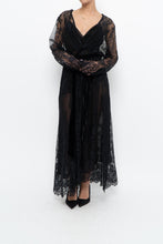 Load image into Gallery viewer, Vintage x CHARLOTTE RUSSE Black Lace Robe (S-XXL)