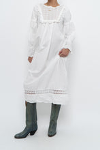 Load image into Gallery viewer, Modern x White Cotton Long Sleeve Lace Dress (XS)
