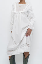 Load image into Gallery viewer, Modern x White Cotton Long Sleeve Lace Dress (XS)