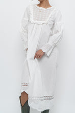 Load image into Gallery viewer, Modern x White Cotton Long Sleeve Lace Dress (XS)