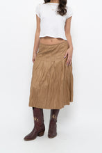 Load image into Gallery viewer, Vintage x Tan Pleated Soft Midi Skirt (S, M)
