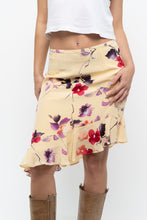 Load image into Gallery viewer, Vintage x Made in Canada x HOLT RENFREW Yellow Floral Silk Midi Skirt (XL)