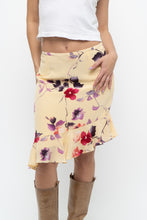 Load image into Gallery viewer, Vintage x Made in Canada x HOLT RENFREW Yellow Floral Silk Midi Skirt (XL)