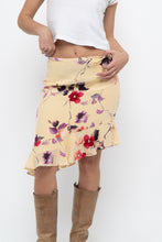 Load image into Gallery viewer, Vintage x Made in Canada x HOLT RENFREW Yellow Floral Silk Midi Skirt (XL)
