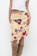 Load image into Gallery viewer, Vintage x Made in Canada x HOLT RENFREW Yellow Floral Silk Midi Skirt (XL)
