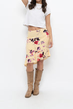 Load image into Gallery viewer, Vintage x Made in Canada x HOLT RENFREW Yellow Floral Silk Midi Skirt (XL)