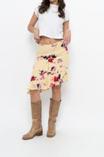 Load image into Gallery viewer, Vintage x Made in Canada x HOLT RENFREW Yellow Floral Silk Midi Skirt (XL)