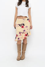 Load image into Gallery viewer, Vintage x Made in Canada x HOLT RENFREW Yellow Floral Silk Midi Skirt (XL)
