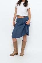 Load image into Gallery viewer, Vintage x Made in Thailand x Blue Linen Midi Skirt (XS, S)