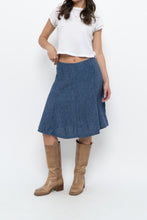 Load image into Gallery viewer, Vintage x Made in Thailand x Blue Linen Midi Skirt (XS, S)