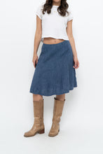 Load image into Gallery viewer, Vintage x Made in Thailand x Blue Linen Midi Skirt (XS, S)
