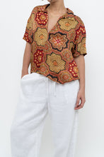 Load image into Gallery viewer, THE GREAT x Red Patterned Satin Short Sleeve Blouse (XS-M)