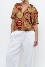 Load image into Gallery viewer, THE GREAT x Red Patterned Satin Short Sleeve Blouse (XS-M)