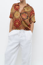 Load image into Gallery viewer, THE GREAT x Red Patterned Satin Short Sleeve Blouse (XS-M)