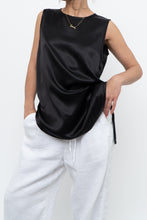 Load image into Gallery viewer, VINCE x Black Flowy Silk Sleeveless Blouse (S, M)