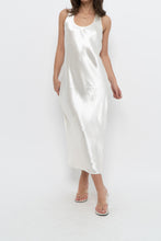 Load image into Gallery viewer, BANANA REPUBLIC x Cream Satin Sleeveless Maxi Dress (S)