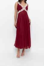 Load image into Gallery viewer, Vintage x Nylon Red Lace Maxi Slip (S)