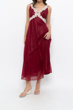 Load image into Gallery viewer, Vintage x Nylon Red Lace Maxi Slip (S)