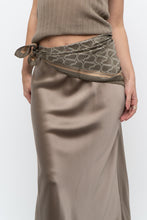 Load image into Gallery viewer, Vintage x Olive Green Patterned Scarf