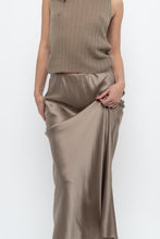 Load image into Gallery viewer, SOPHIE GRACE x Olive Silk-blend Maxi Skirt (XS, S)