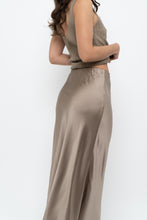 Load image into Gallery viewer, SOPHIE GRACE x Olive Silk-blend Maxi Skirt (XS, S)