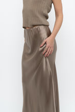 Load image into Gallery viewer, SOPHIE GRACE x Olive Silk-blend Maxi Skirt (XS, S)