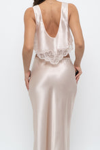Load image into Gallery viewer, Vintage x Made in Canada x Light Pink Satin Lace Crop Tank (XS-M)