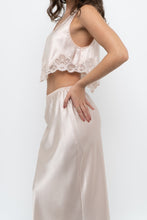 Load image into Gallery viewer, Vintage x Made in Canada x Light Pink Satin Lace Crop Tank (XS-M)