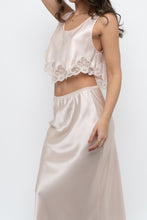 Load image into Gallery viewer, Vintage x Made in Canada x Light Pink Satin Lace Crop Tank (XS-M)