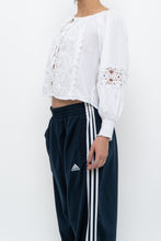 Load image into Gallery viewer, JENNIFER &amp; GRACE x White Cotton Embroidered Cropped Blouse (XS, S)