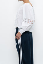 Load image into Gallery viewer, JENNIFER &amp; GRACE x White Cotton Embroidered Cropped Blouse (XS, S)