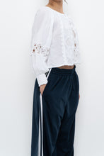Load image into Gallery viewer, JENNIFER &amp; GRACE x White Cotton Embroidered Cropped Blouse (XS, S)