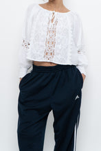 Load image into Gallery viewer, JENNIFER &amp; GRACE x White Cotton Embroidered Cropped Blouse (XS, S)