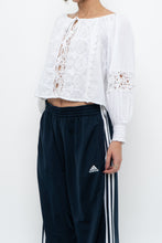 Load image into Gallery viewer, JENNIFER &amp; GRACE x White Cotton Embroidered Cropped Blouse (XS, S)