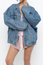 Load image into Gallery viewer, Vintage x Made in Canada x LEVI'S Midwash Denim Jacket (S-XL)