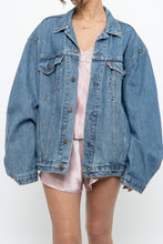 Load image into Gallery viewer, Vintage x Made in Canada x LEVI'S Midwash Denim Jacket (S-XL)